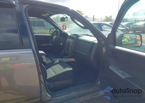 2012 Ford Escape Xlt z USA, uszkodzony, nr VIN 1FMCU9D76CKC39005